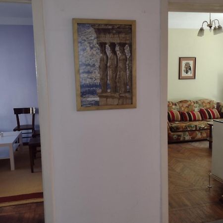 Era Echoes - Preserved Historical Apartment Тирана Экстерьер фото